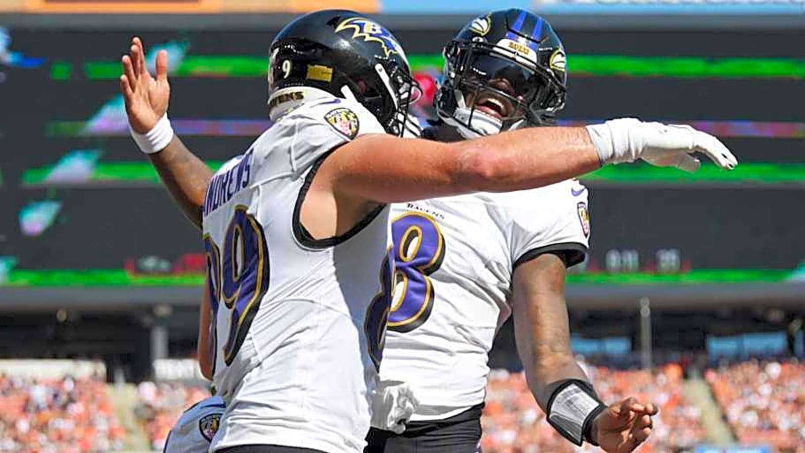 Ravens&#39; Lamar Jackson Gives Passionate Defense of Mark Andrews