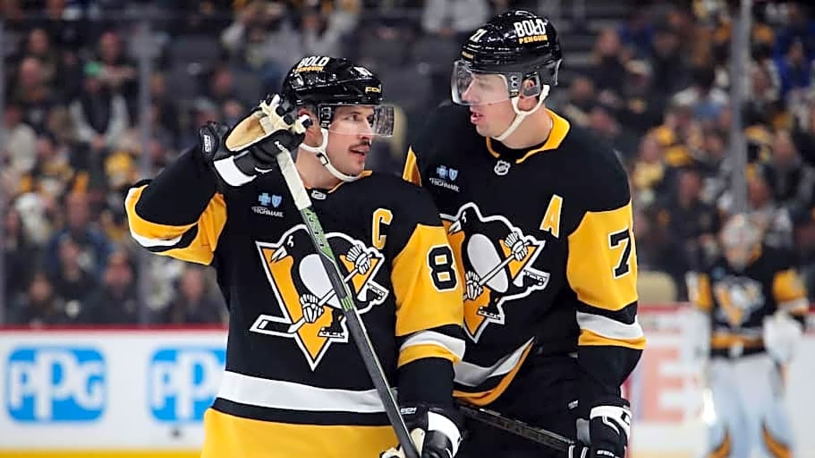 Penguins Star Should Keep Playing With Longtime Teammate