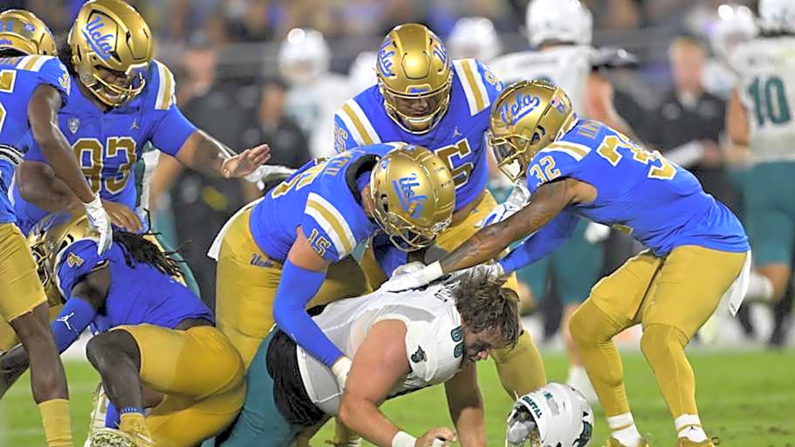  Soliai Cousins Commit to UCLA