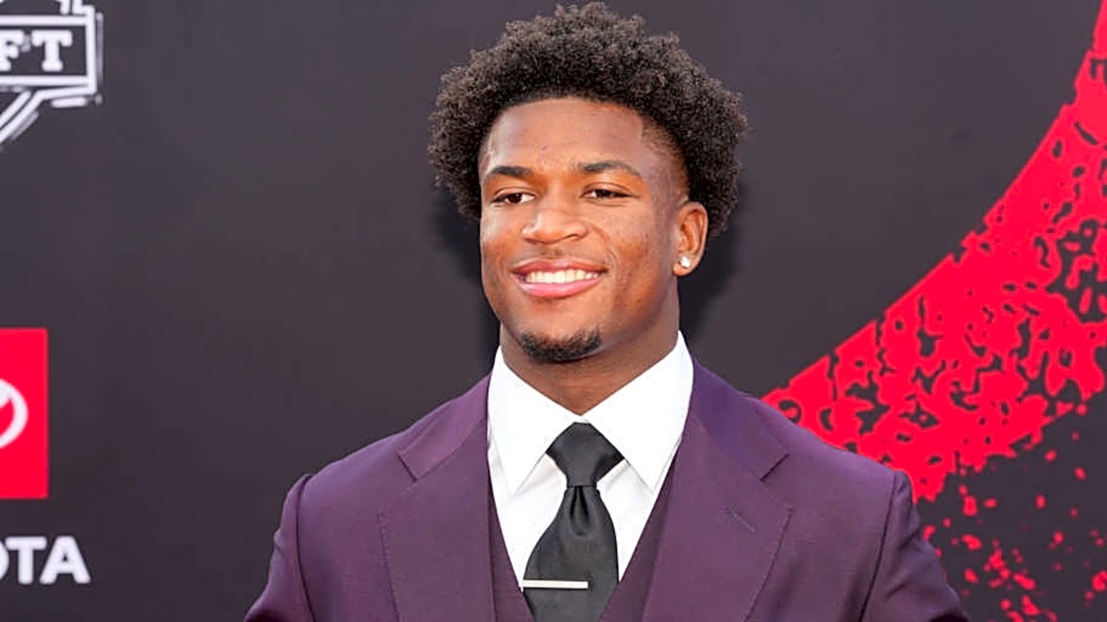 Cowboys Benefit Greatly From One of 2026 NFL Draft’s Top Surprises