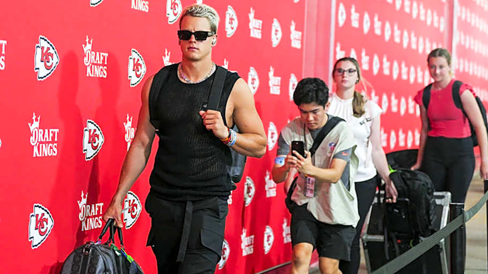 &#39;Quarterback&#39; Ep 2 Review: Bengals&#39; Joe Burrow Pursues Playing Perfection, Learns of Major Fashion Miscue