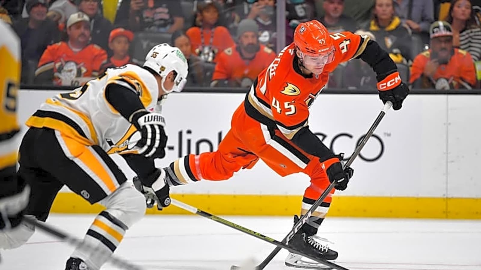 Ducks' Beckett Sennecke Stuns Penguins With Late-Game Heroics