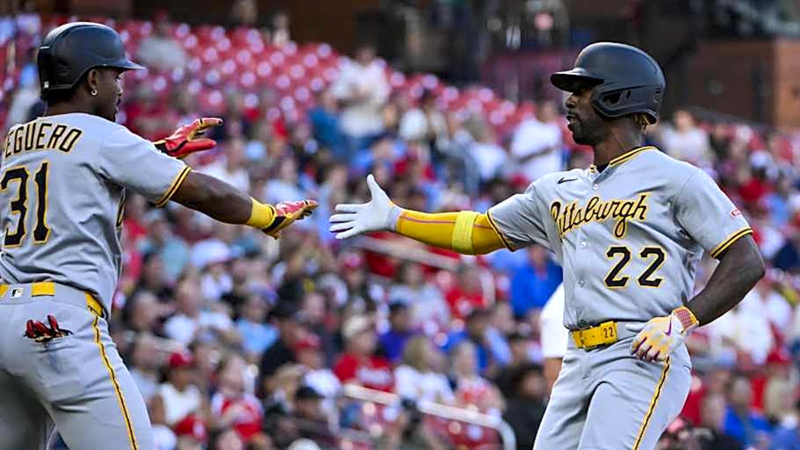 Pirates Beat Cardinals After Early Offensive Push