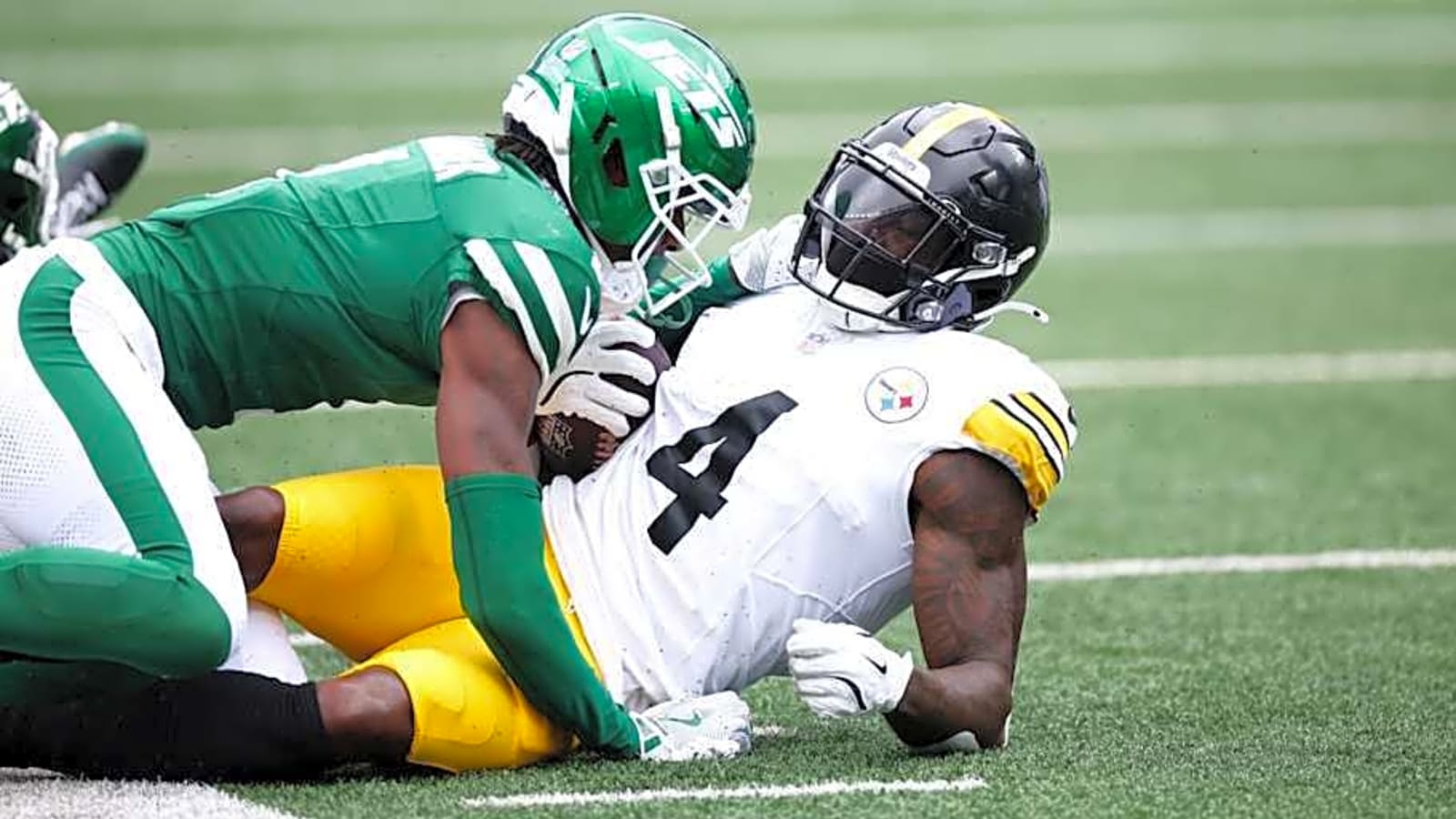 Aaron Rodgers Explains Why Steelers Stars Aren&#39;t Getting Targets