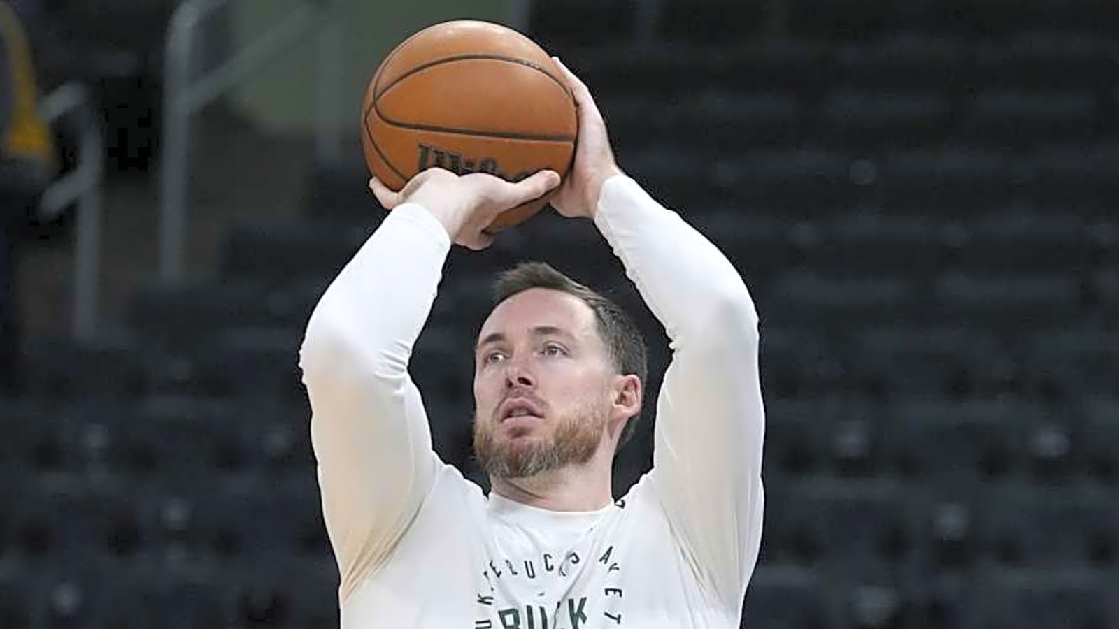 Charlotte Hornets strike gold, trade for Pat Connaughton and more picks