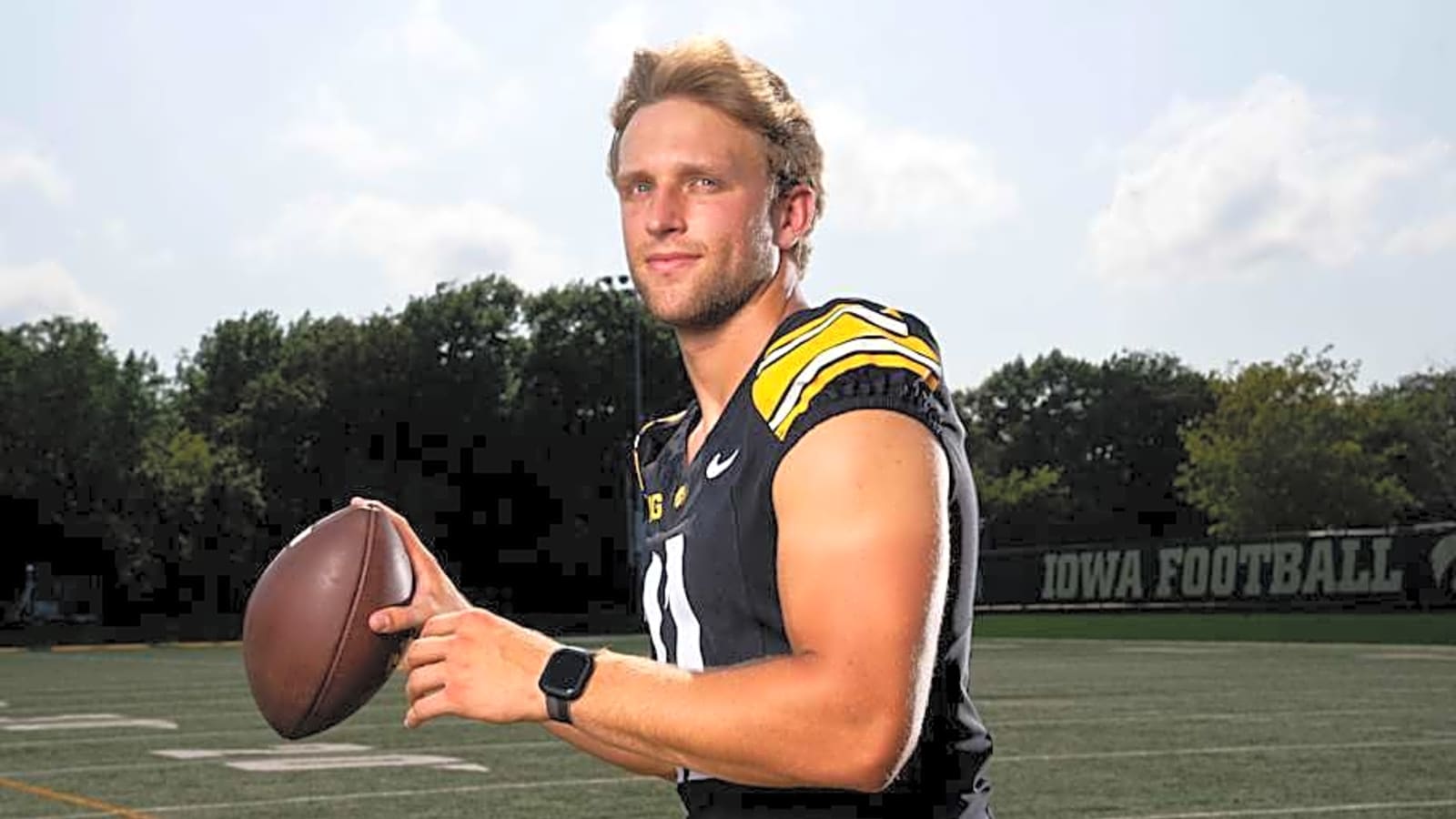 Iowa QB Mark Gronowski Recounts Playing vs. Hawkeyes in 2022: ‘It Was Loud’