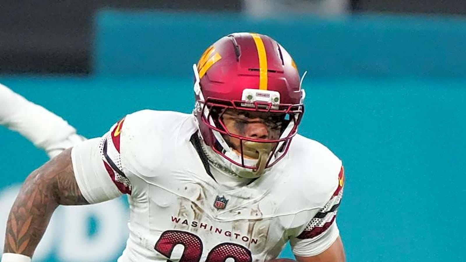 Marcus Mariota has one word to describe Commanders RB Chris Rodriguez Jr.