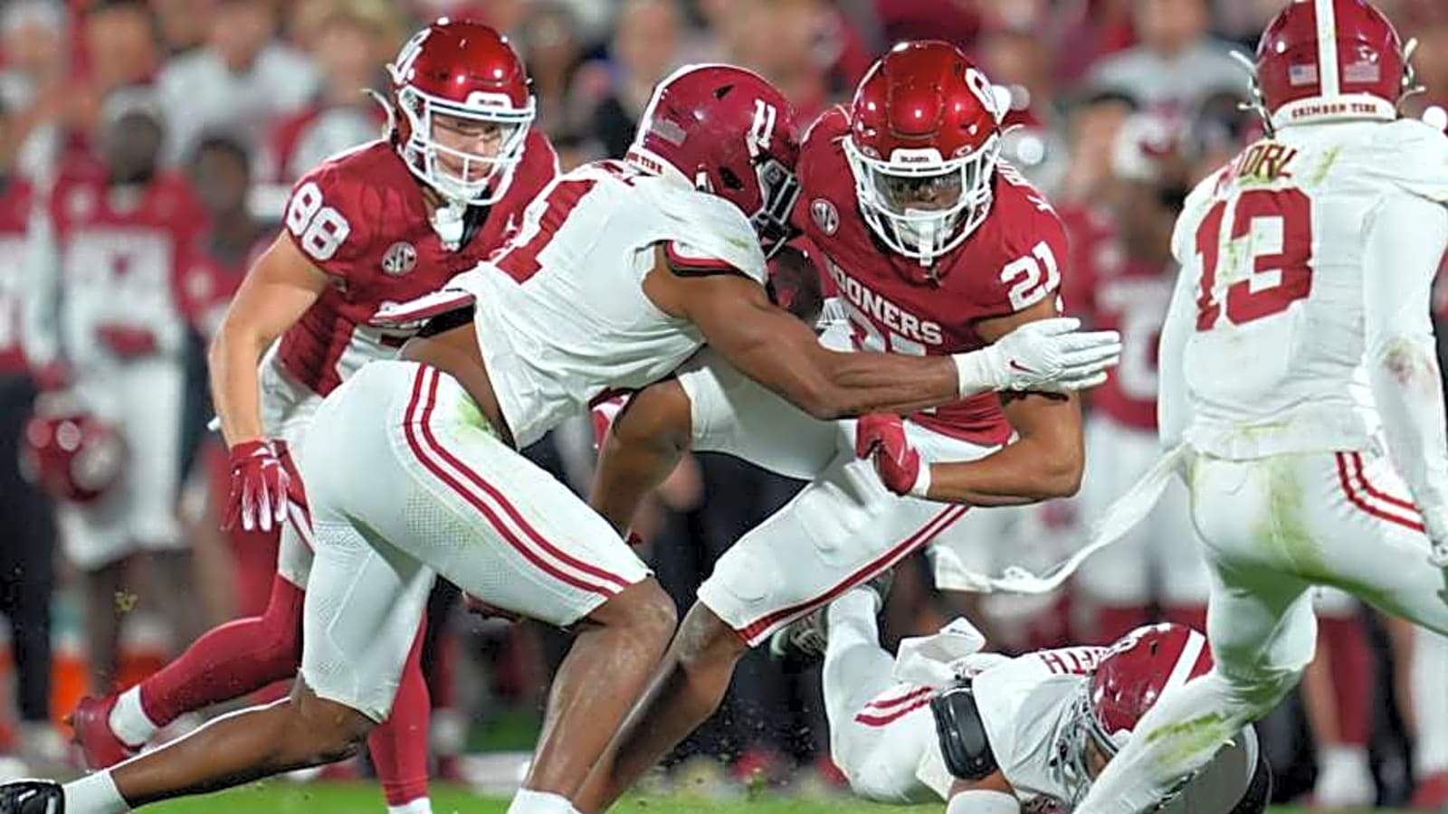 Linebacker Linked To Eagles In NFL Analyst's Final Mock Draft