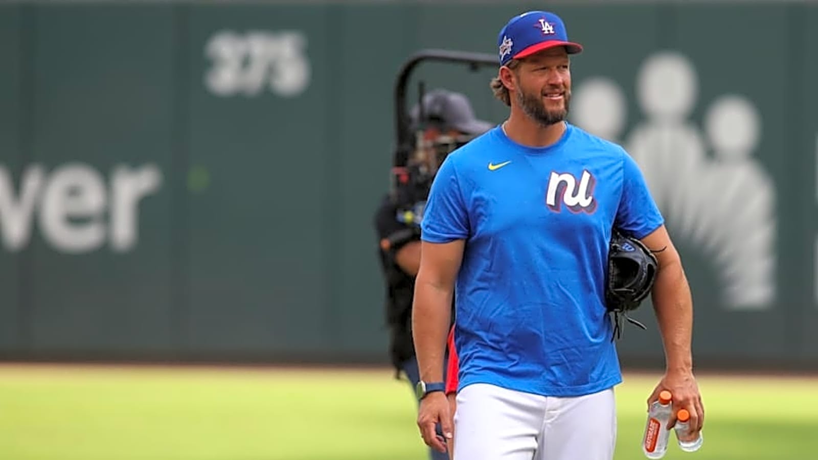 Dodgers&#39; Clayton Kershaw Gets Major Praise From Padres Superstar