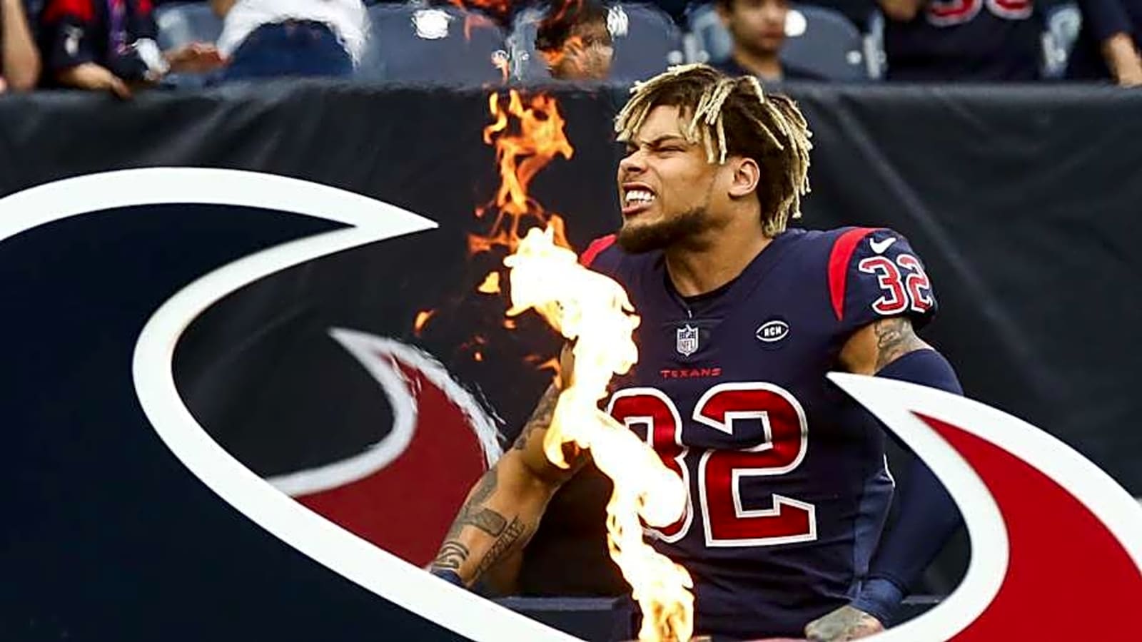 Former Texans Star Announces Sudden Retirement