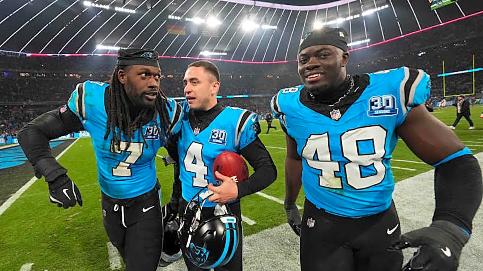 3 serious NFC contenders tabbed landing spots for ex-Panthers edge Jadeveon Clowney