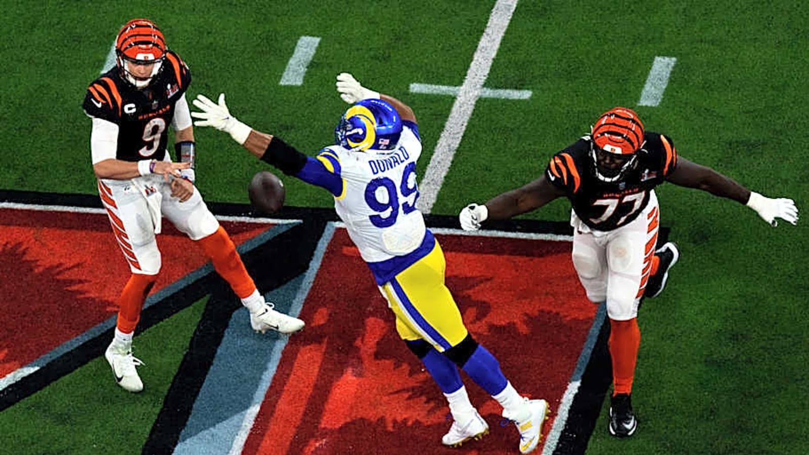 Rams Continue to Honor Aaron Donald