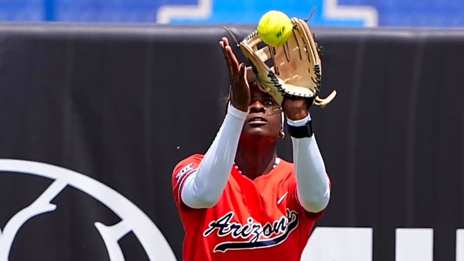 Two-time All-American Arizona transfer signs with Razorbacks
