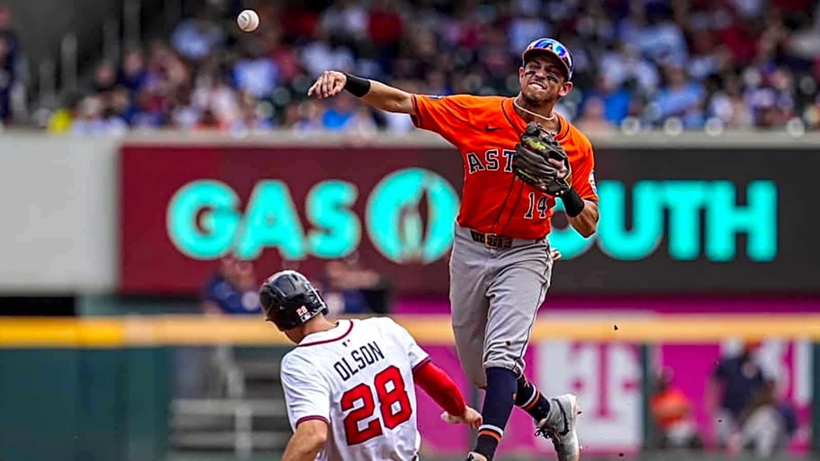 Mauricio Dubón&#39;s Quiet Dominance Boosted Astros During 2025 Season