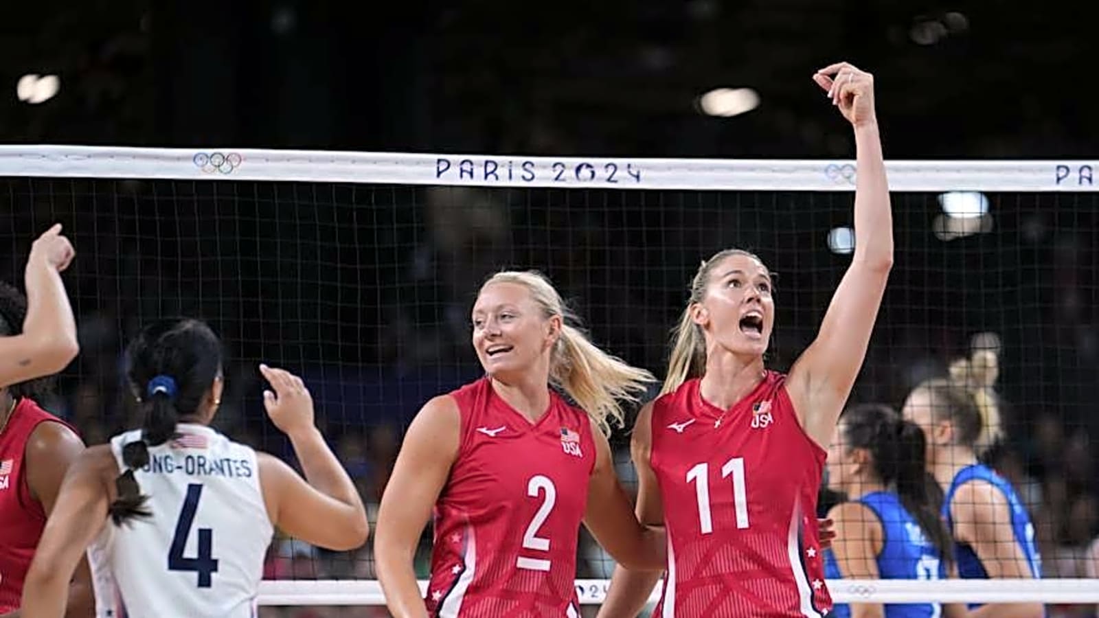 Former Illini Setter Jordyn Poulter Leads USA past Dominican Republic