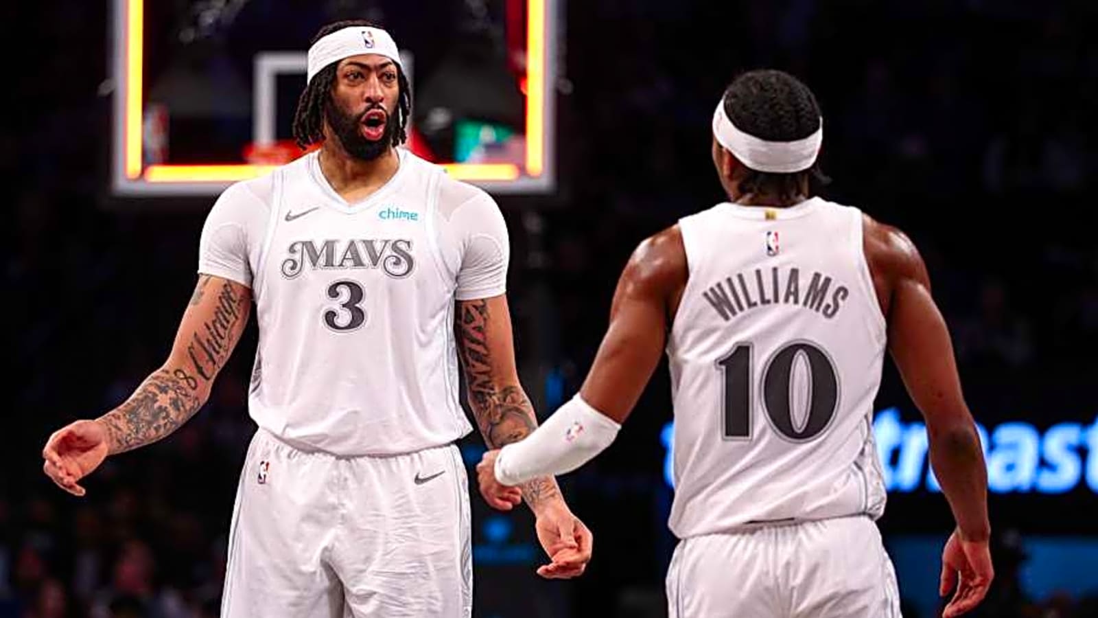 Mavericks criticized over contract for latest signing