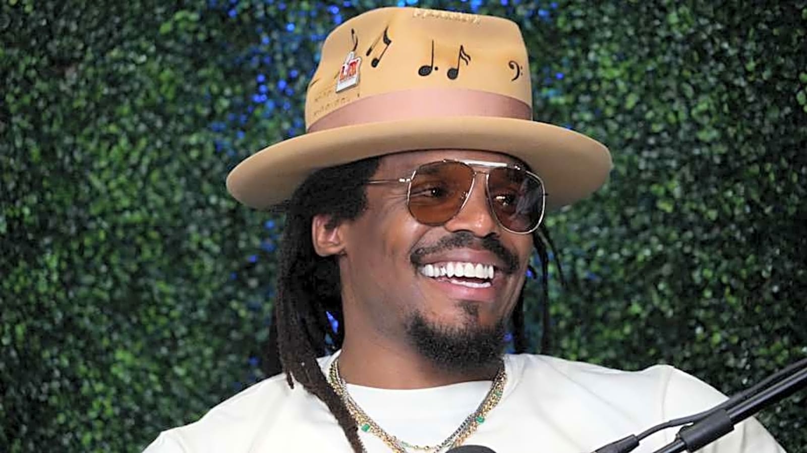 Carolina Panthers great Cam Newton responds to dubious claim by Robert Griffin III
