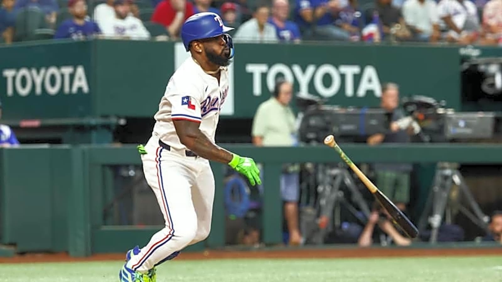 Cincinnati Reds Should Sign Veteran Slugger in Free Agency