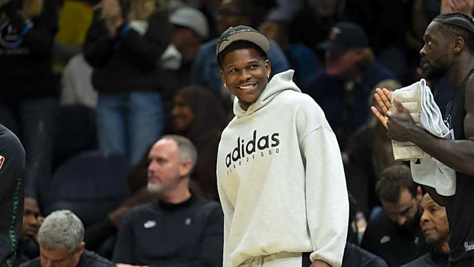 Anthony Edwards&#39; hilarious reaction to fan during Jake LaRavia’s breakout night goes viral