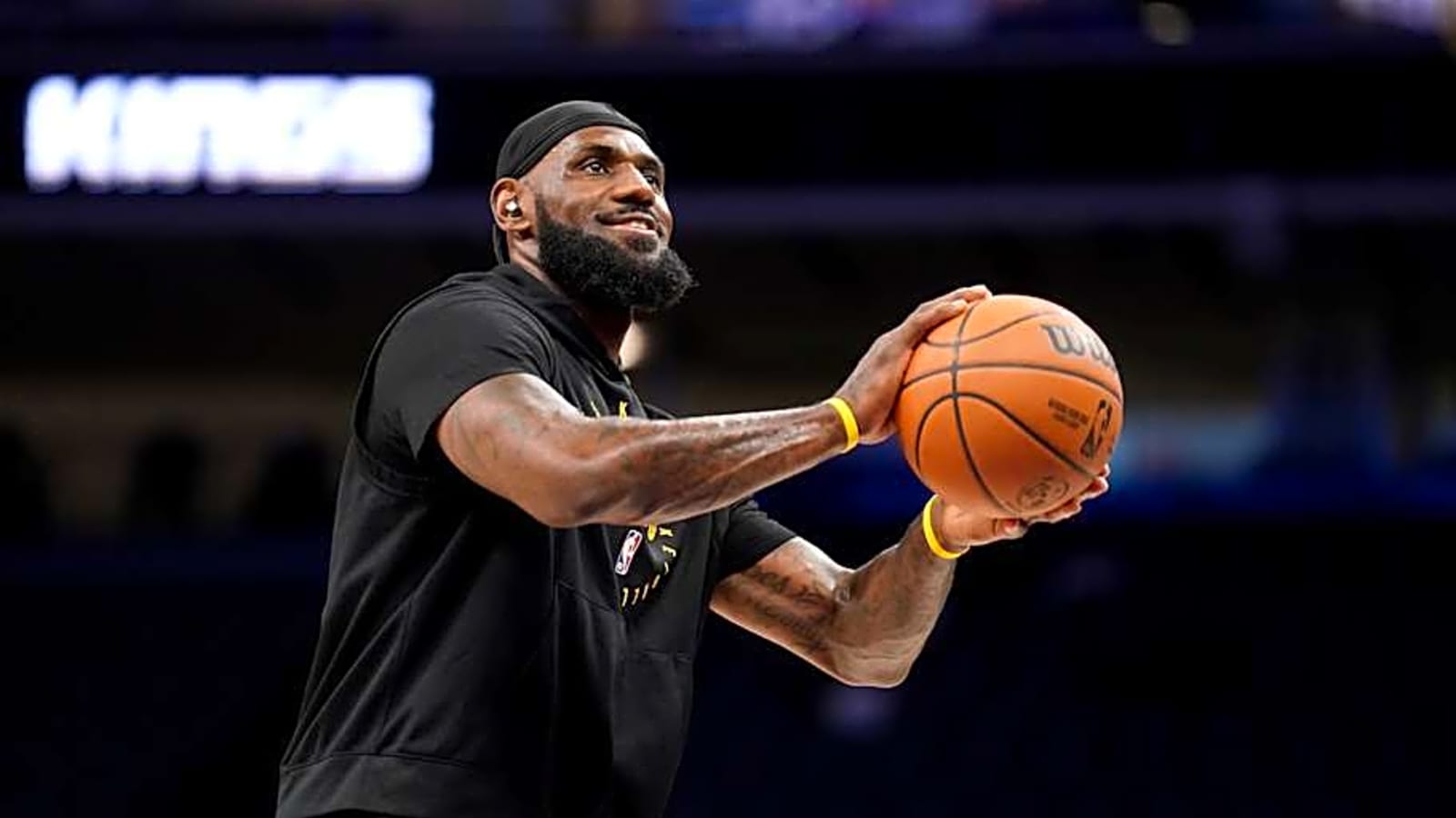 NBA Insiders Believe Lakers&#39; LeBron James is Going to Announce Retirement This Year