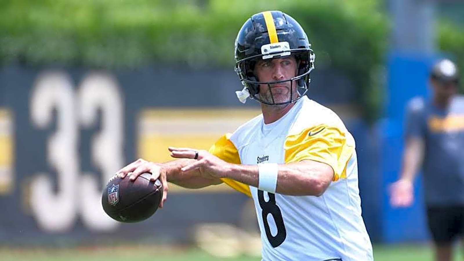 Former Ravens Defender Calls Out Steelers&#39; Aaron Rodgers