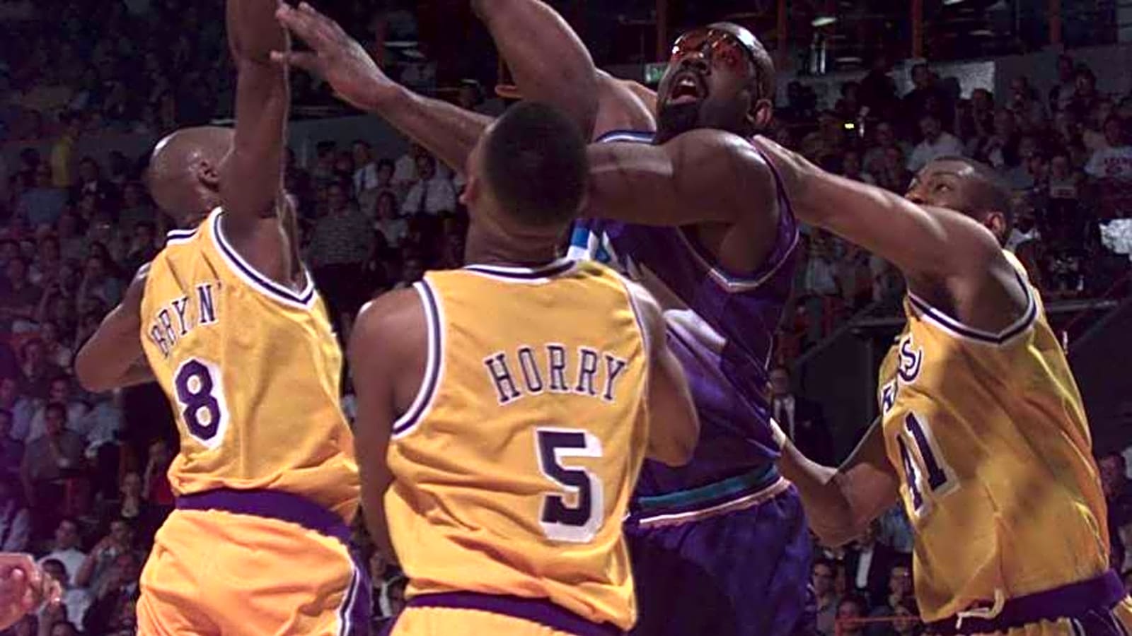 Former Lakers Center Passes Away at Age 57