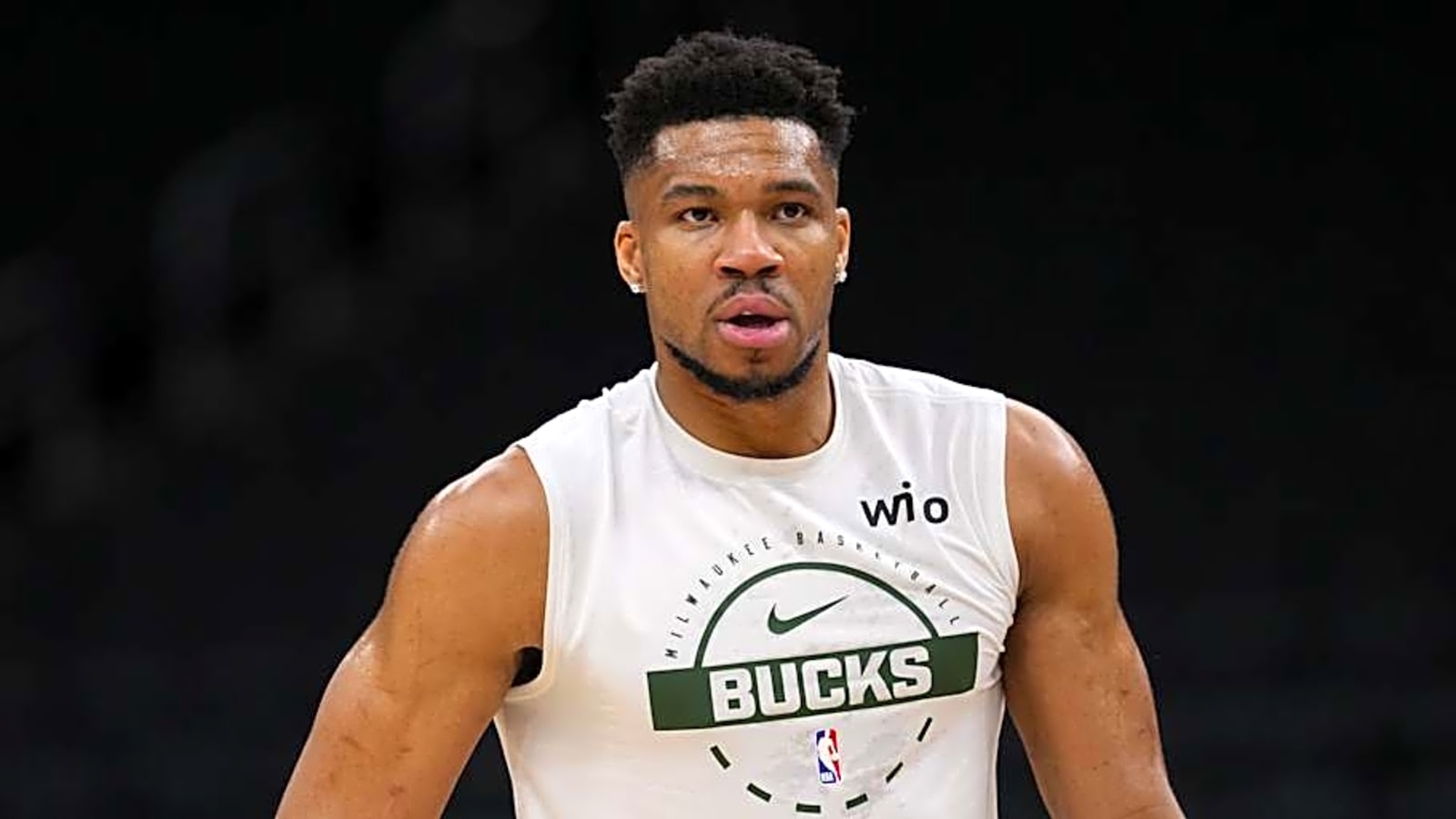 Report: Warriors Out of Giannis Sweepstakes