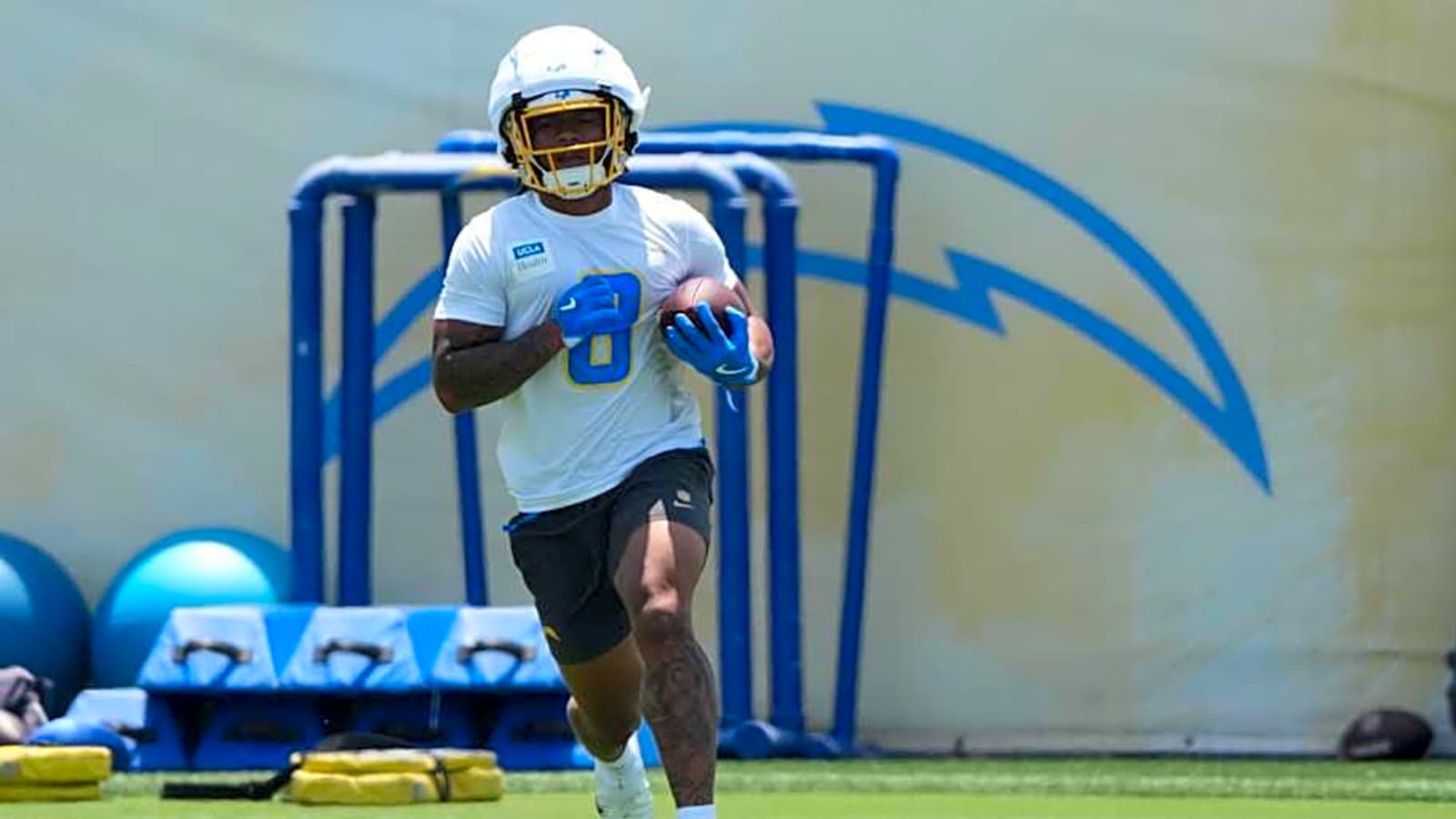 Chargers&#39; Omarion Hampton, Najee Harris disrespected in new RB rankings