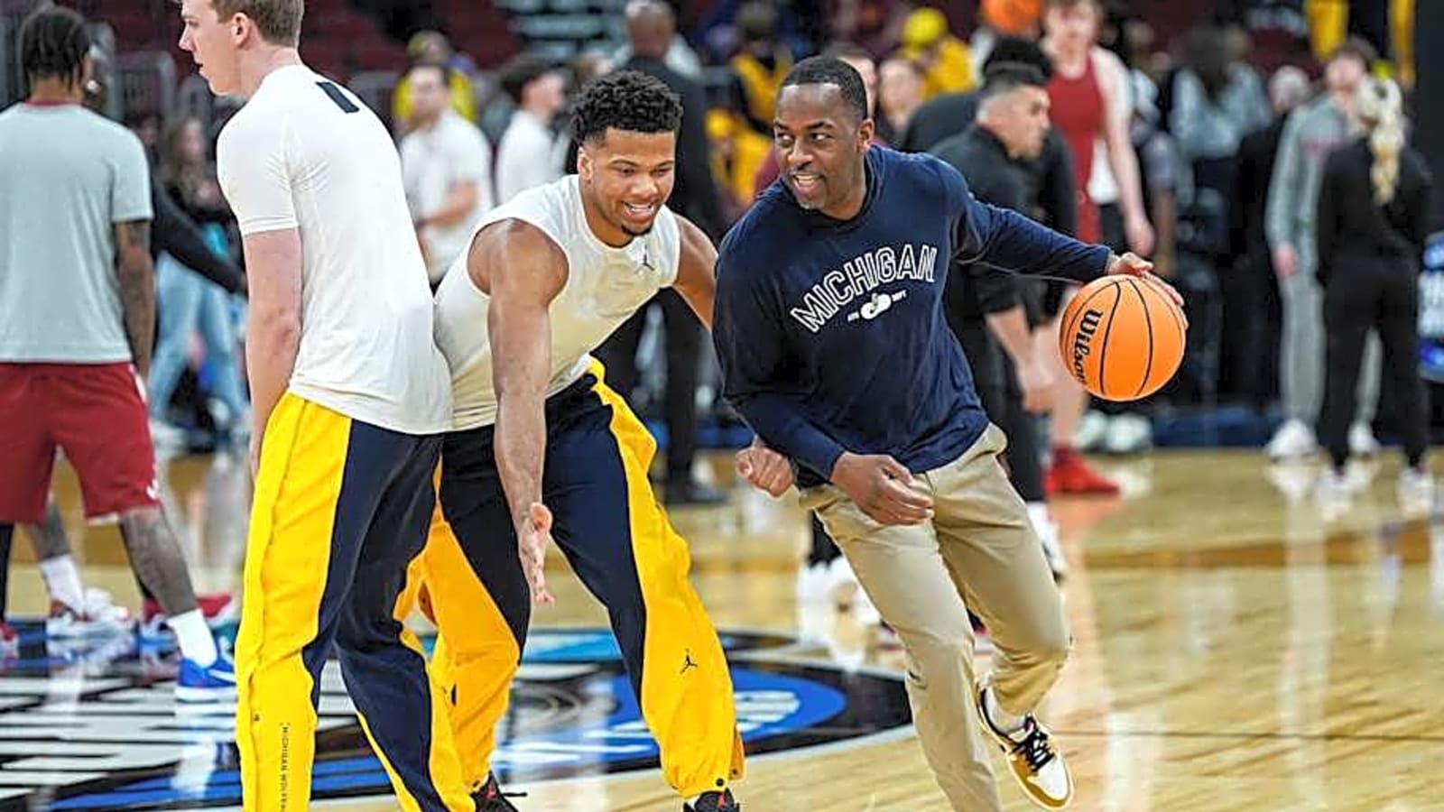 Michigan Basketball Assistant Blasts 'Nonsense' Tampering Claims