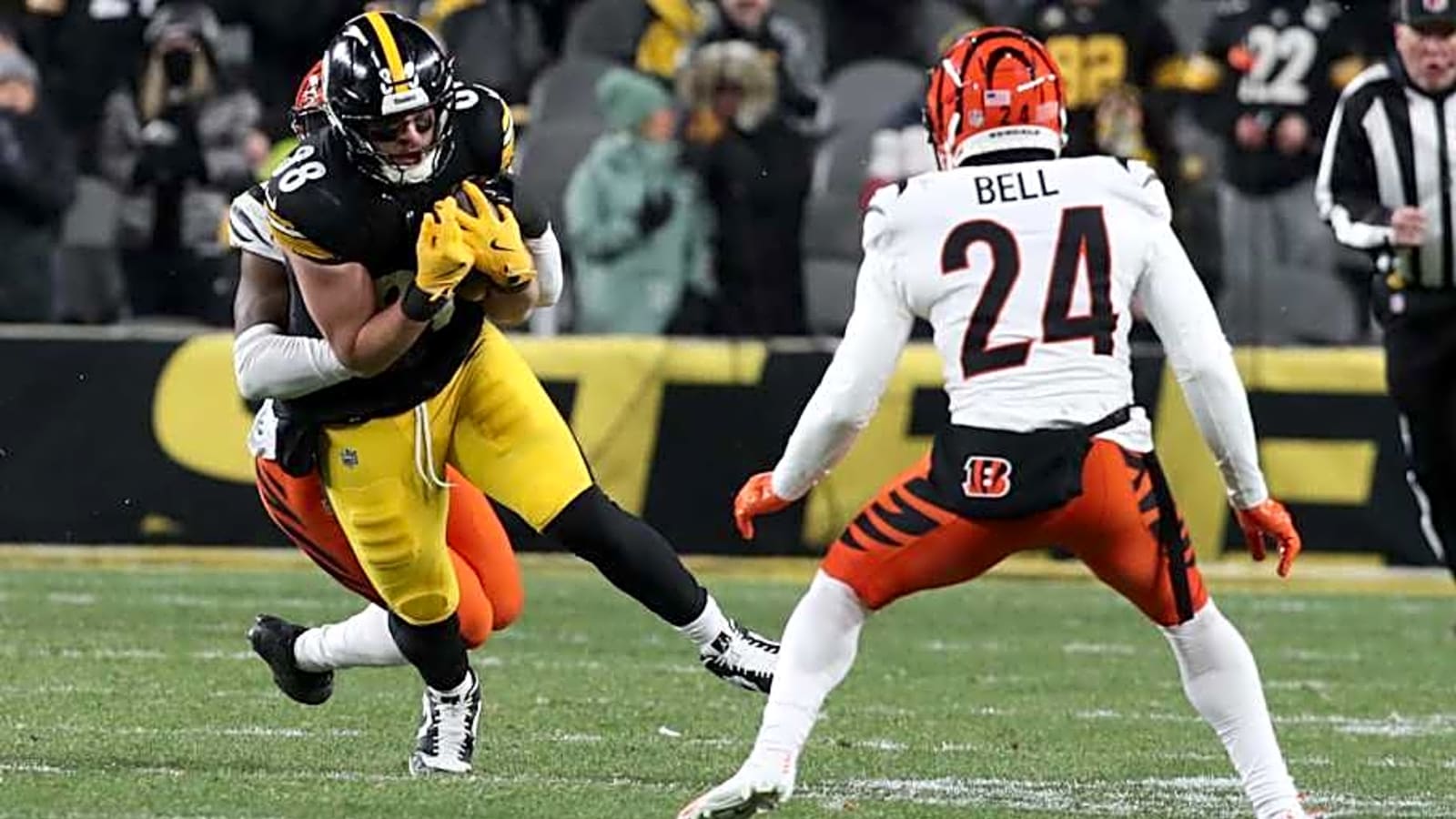 Steelers Work Out Two Former Rival DBs