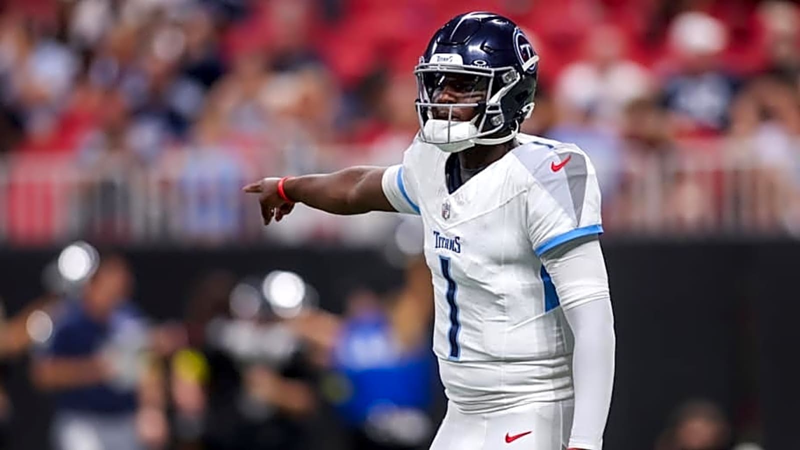 Titans’ Cam Ward, Jeffrey Simmons Get Into Practice Fight