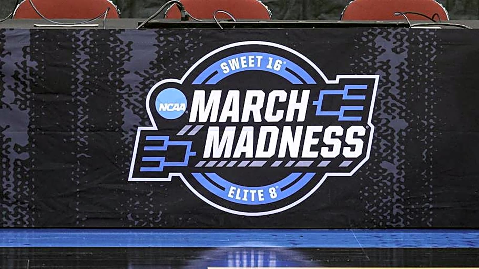 Should college basketball change from halves to quarters?