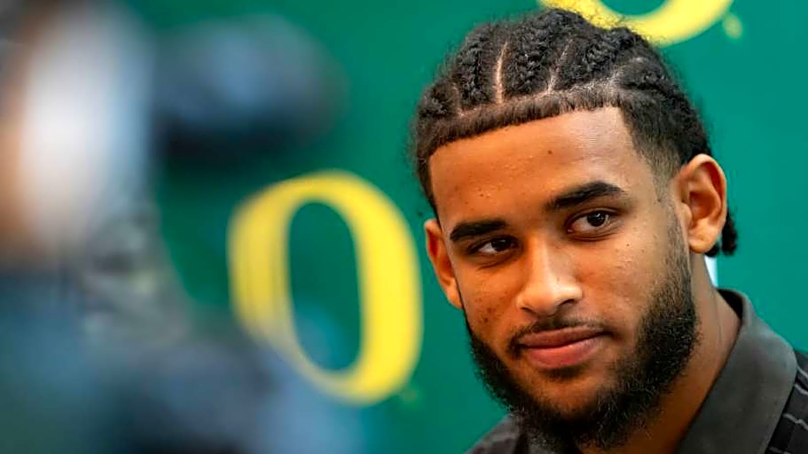 Oregon Ducks Quarterback Dante Moore Impressing in Fall Camp
