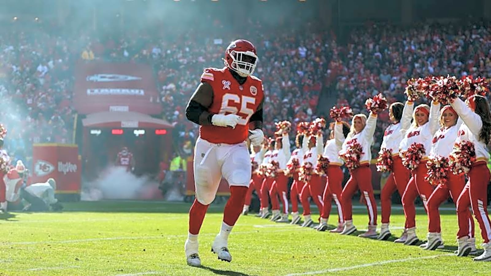 Chiefs’ history says Trey Smith won’t be their only big summer deal