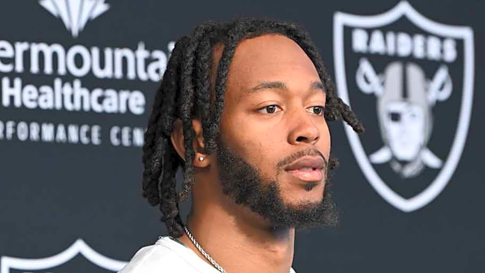 Raiders Need to Address This Problem on Offense