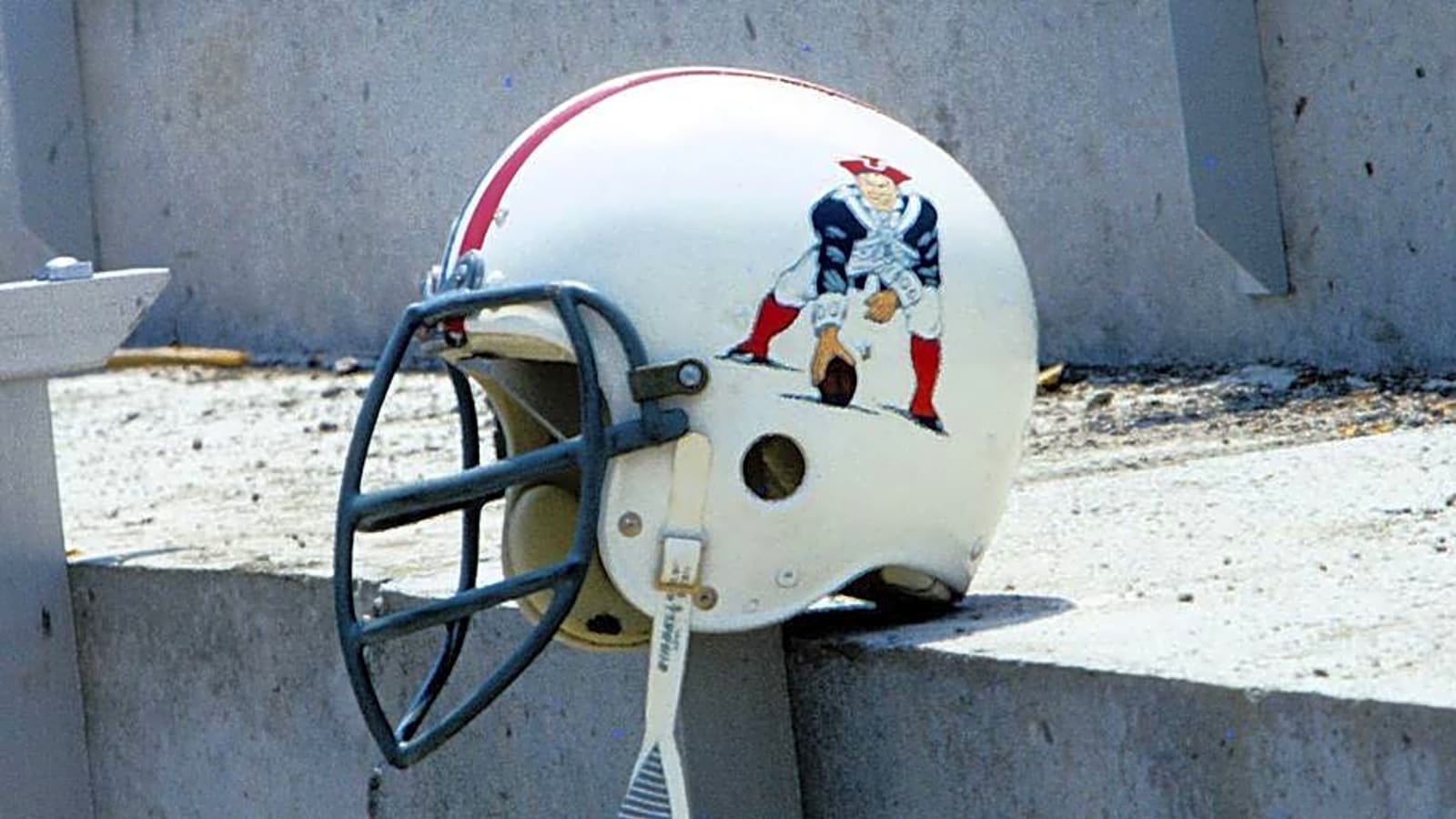 Former Patriots DB/KR Vic Purvis Dies at 82