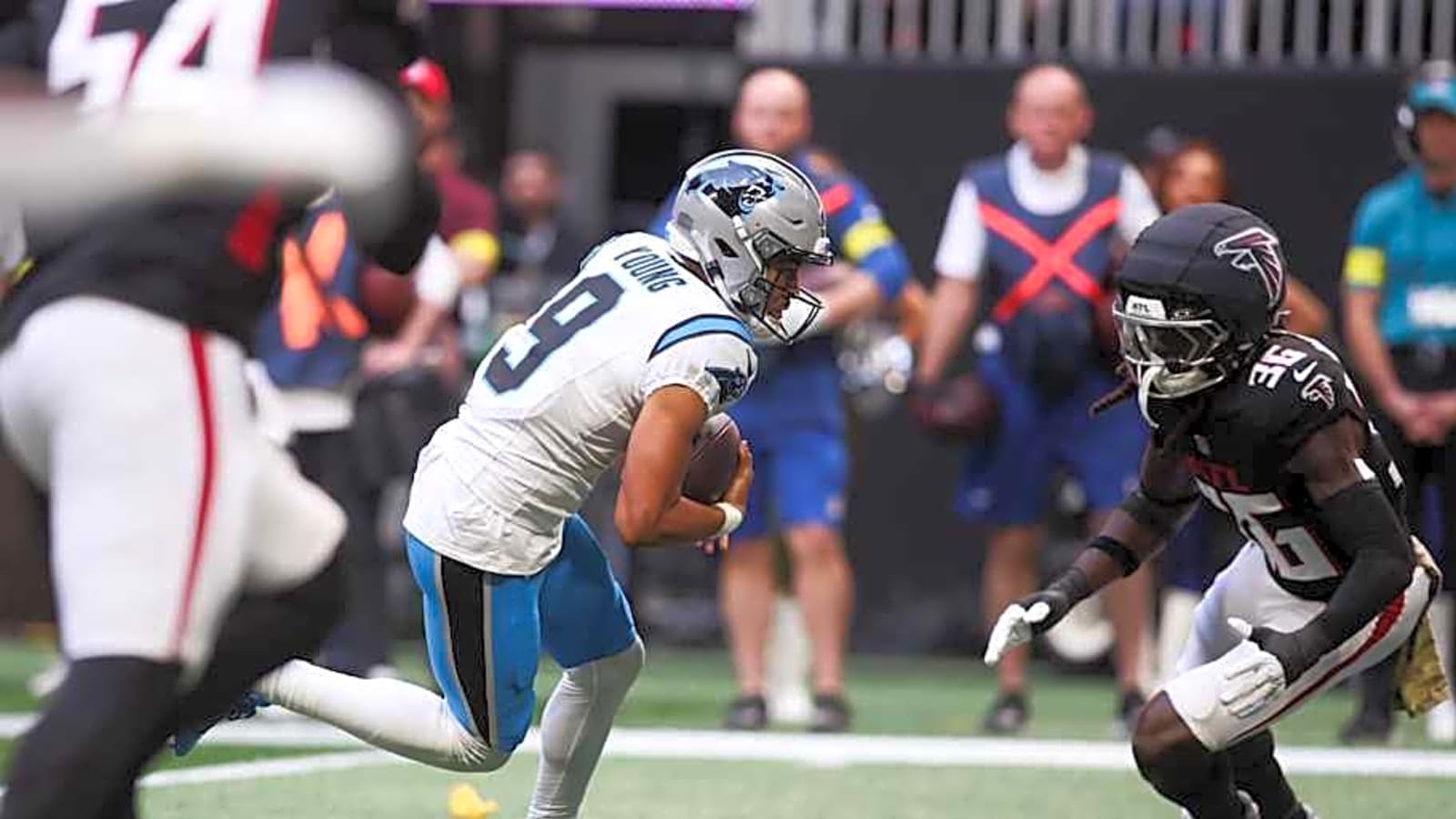 What happened to Bryce Young? Panthers QB suffers injury early vs Falcons