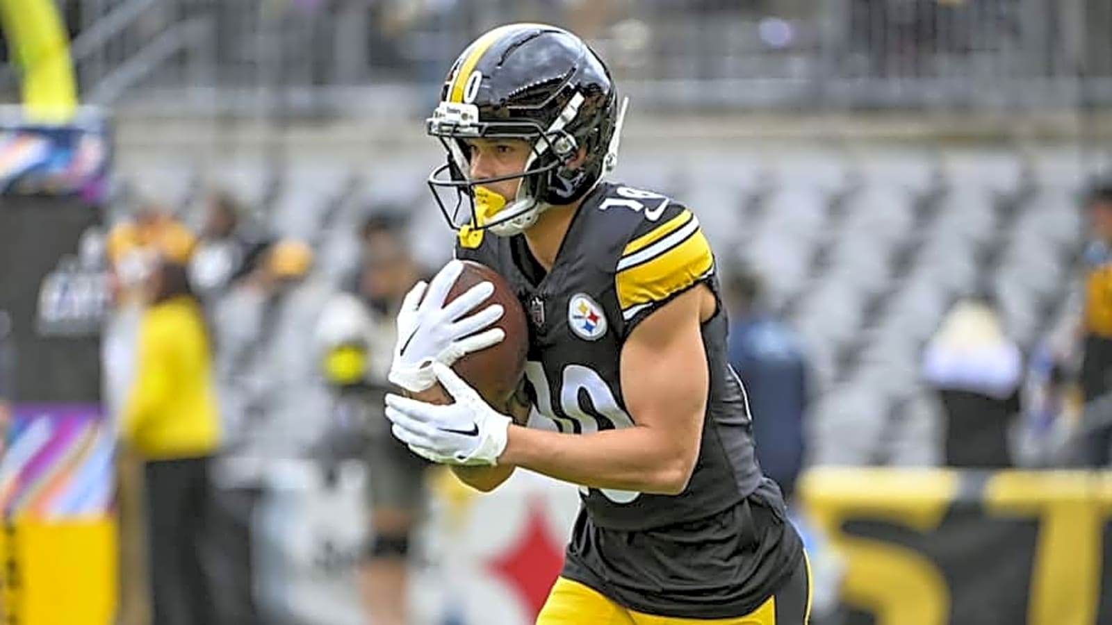 Steelers' Roman Wilson Training With Top WR Coach