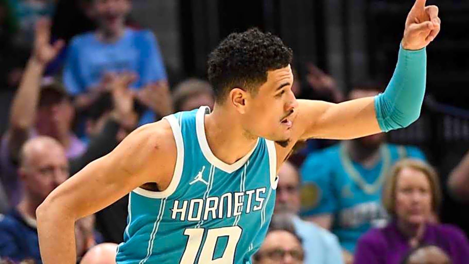 Josh Green undergoes left shoulder surgery; expected to make a full recovery