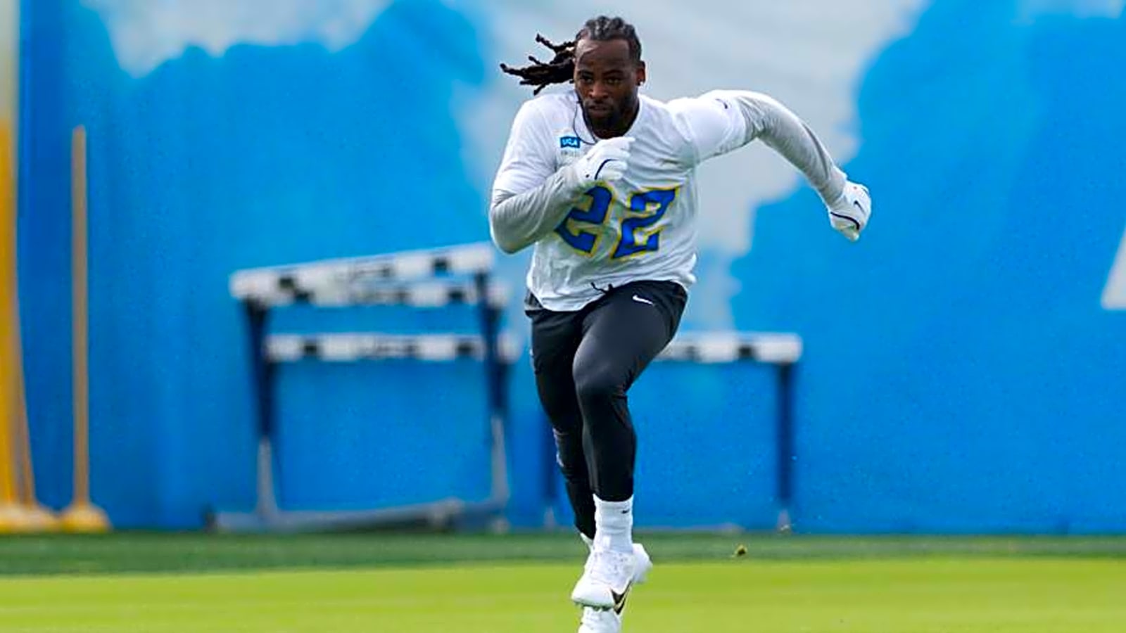 Chargers may be able to reunite Najee Harris with his former teammate