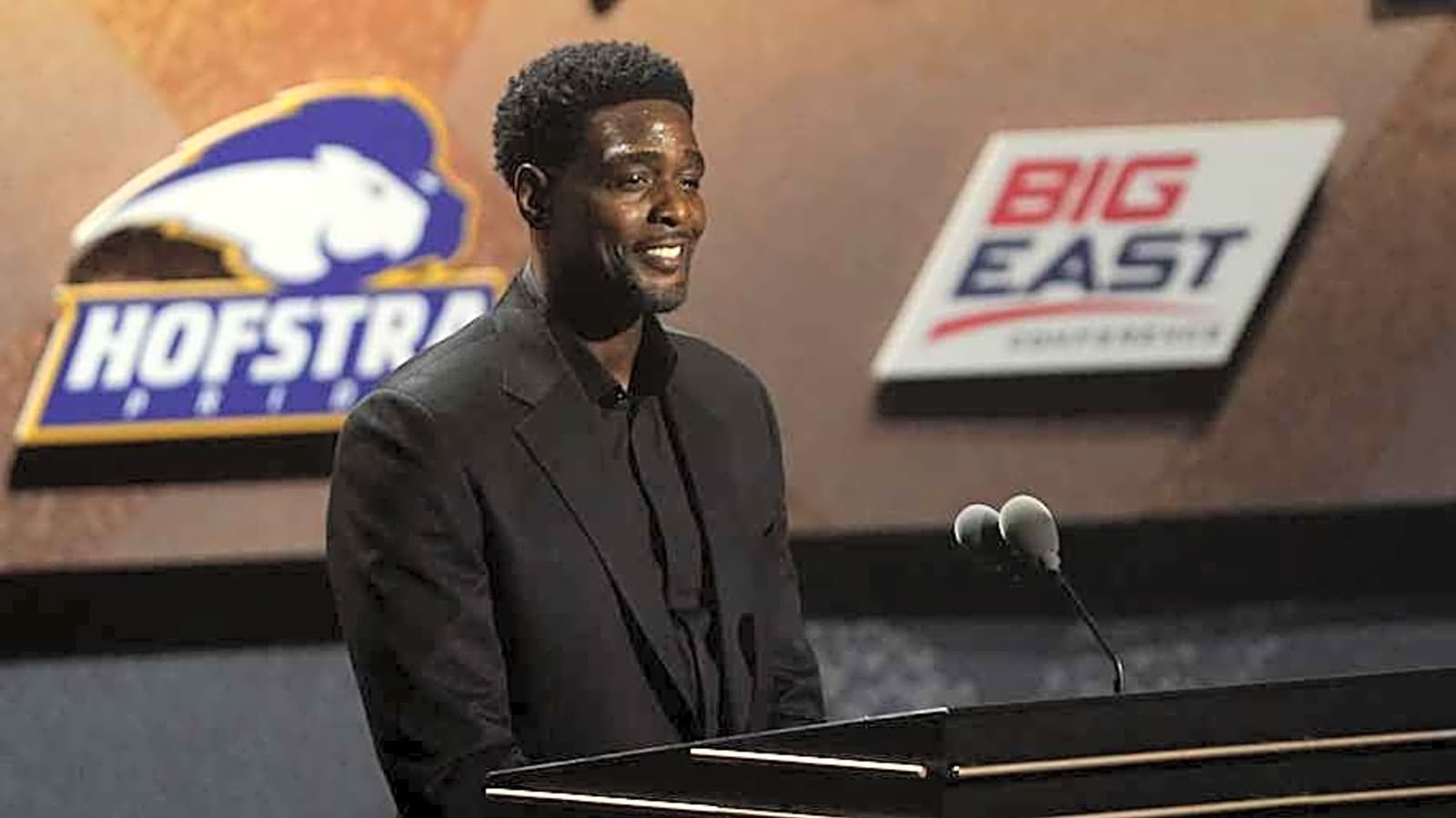 Chris Webber Fails Miserably With All-Time Sacramento Kings Lineup