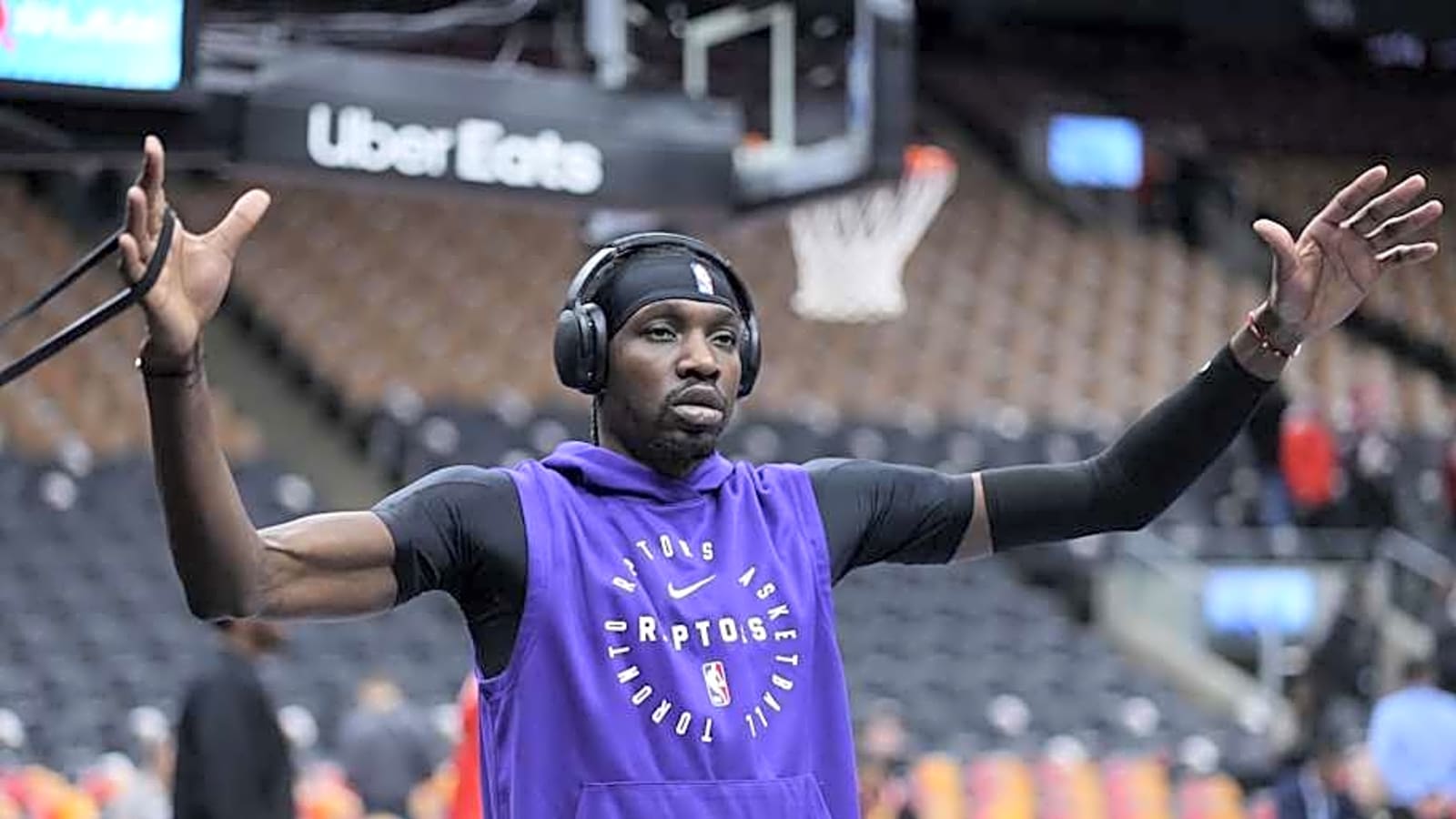 Knicks Could Target Raptors Big Man in Free Agency
