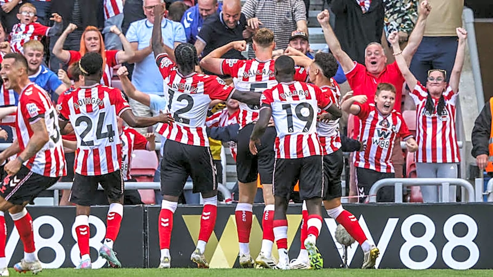 Sunderland Trio Make History With Record-Breaking Display in West Ham Win