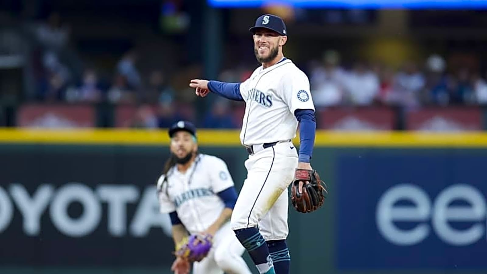 Noted Seattle Mariners Defensive Coach Gives Love to J.P. Crawford After Viral Defensive Gem