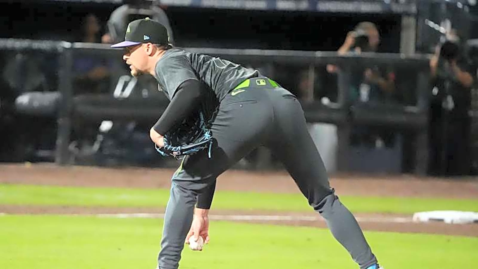 Twins trade with Rays for reliever while adding top prospects to 40-man roster