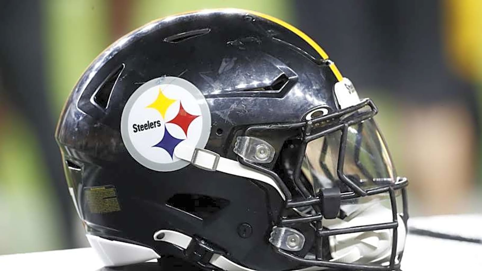 Steelers Honor Legendary Player/Broadcaster