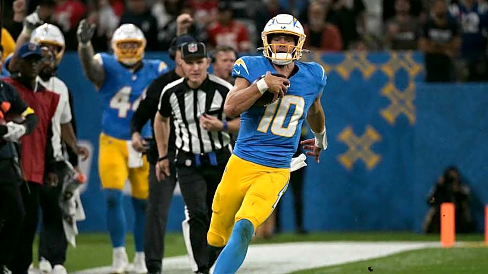 Justin Herbert, Keenan Allen each made history in Chargers&#39; win over Chiefs