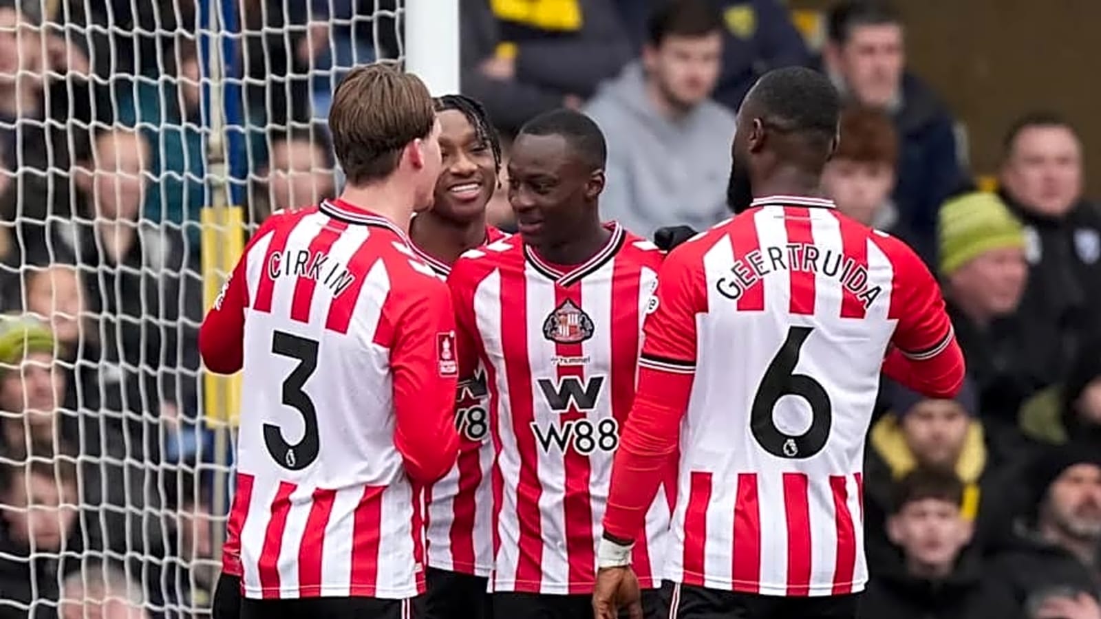 Atletico Madrid and AC Milan fail to convince Habid Diarra to leave Sunderland