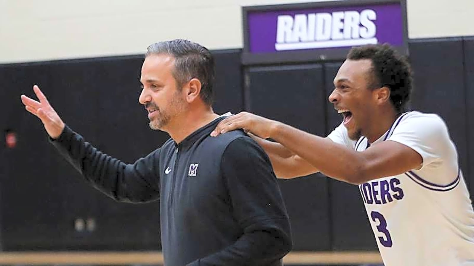 Cincinnati Bearcats Basketball Reportedly Adding Successful DIII Coach to Jerrod Calhoun's Staff