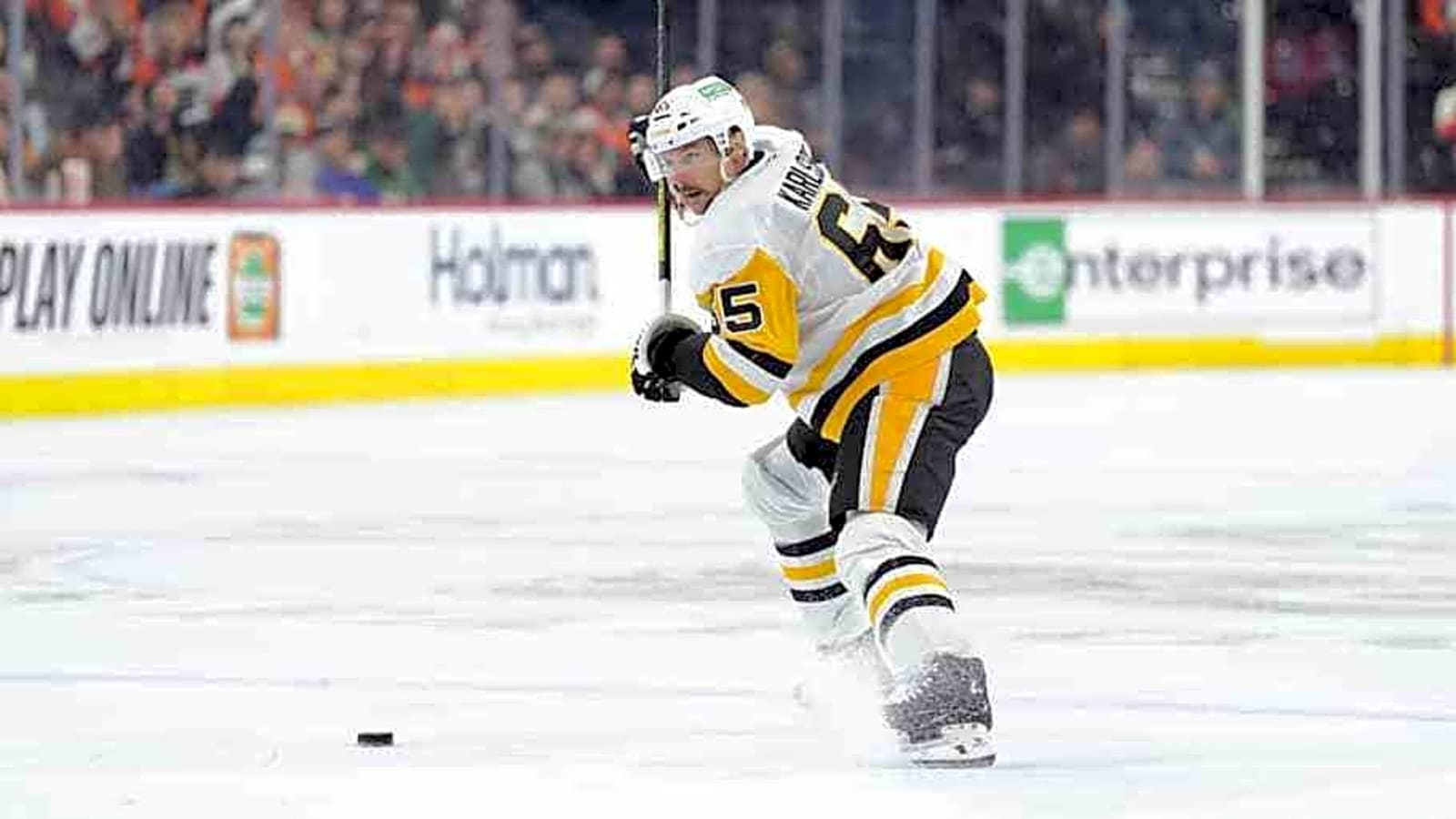 Maple Leafs Linked to Penguins Star Defenseman